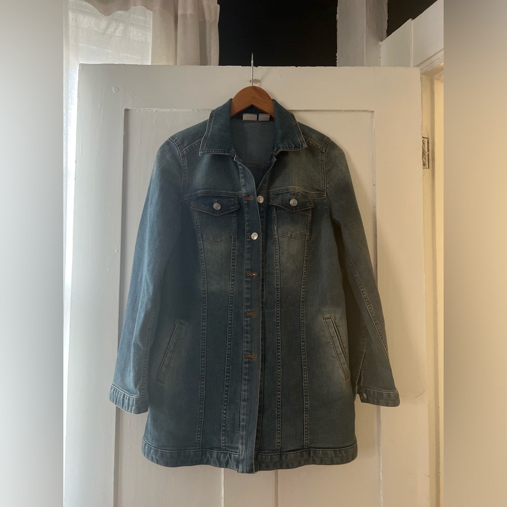 Chico’s Button Front Denim Long Sleeve Hip Length Denim Jacket Size 0 US 4 / 6
